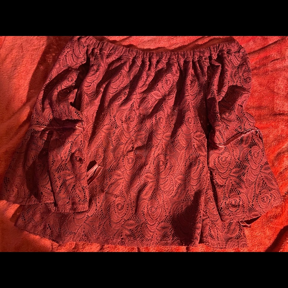 Tops - Picture 6 of 8
